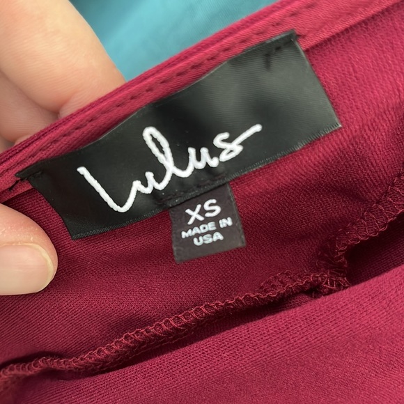 Lulus XS form fitting maroon long sleeve dress - Picture 4 of 4
